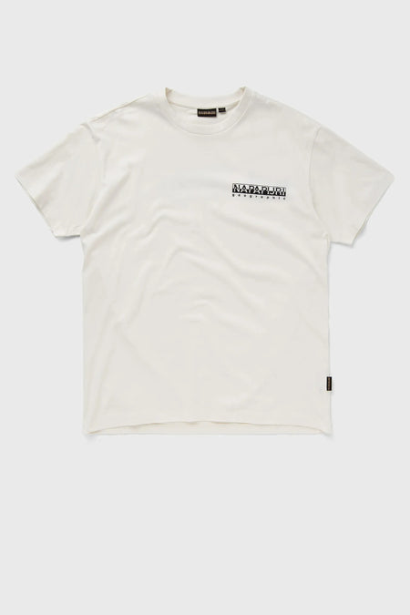 Ecru T-shirt van NAPAPIJRI, met een rechthoekig logo op de borst en een klein label aan de zijkant.