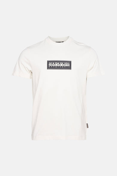 Ecru T-shirt met korte mouwen van NAPAPIJRI, met een rechthoekig logo op de borst.