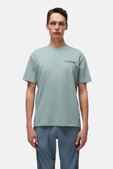 T-shirt vert avec manches courtes de NAPAPIJRI, avec un petit logo sur la poitrine.