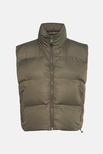 Kaki bodywarmer van HAILYS, met een hoge kraag en een ritssluiting aan de voorkant.