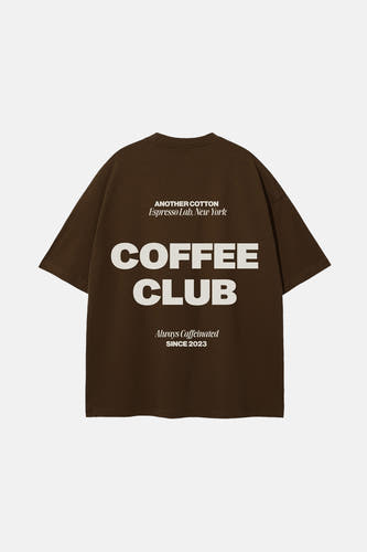 Bruin T-shirt met korte mouwen van ANOTHER COTTON LAB, met witte tekst "Coffee Club" op de rug.