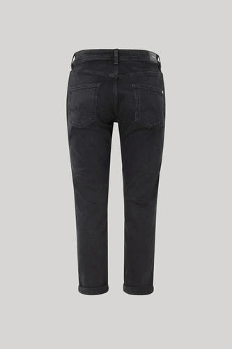 Zwarte mom jeans van Pepe Jeans, gezien van achteren met steekzakken en een omslag aan de pijpen.
