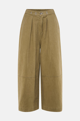 Groene chino broek van ADORE met elastische taille en zilveren borduurwerk, wijde pijpen en zakken, front view