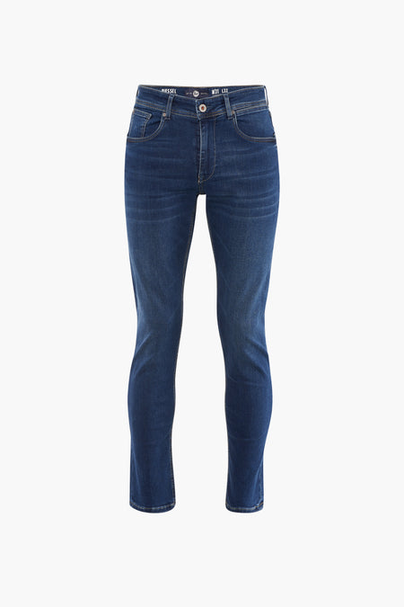 Middenblauwe tapered jeans van Petrol Industries, met een klassieke denim textuur en een comfortabele pasvorm.