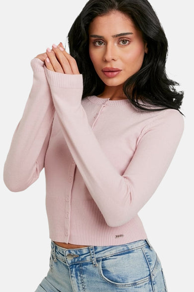 Cardigan rose de TALLY WEIJL, à manches longues et fermeture boutonnée, combiné avec un jean.
