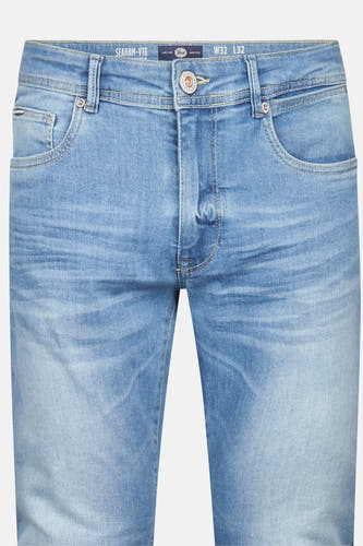 Slim jeans van denim van Petrol Industries met lichte wassing en zakken.