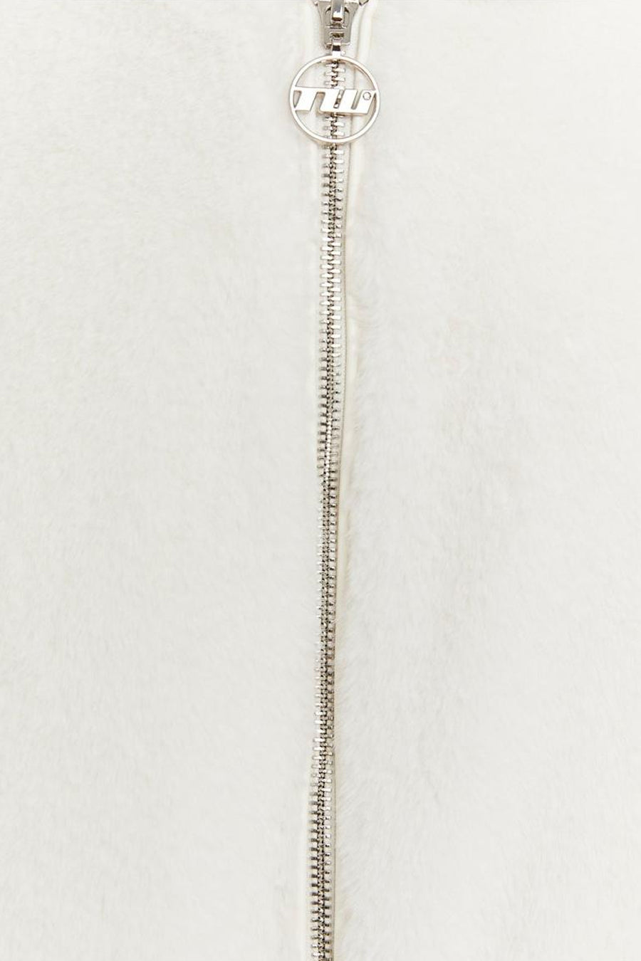 Manteau court blanc de TALLY WEIJL, avec une fermeture éclair argentée et un anneau rond.