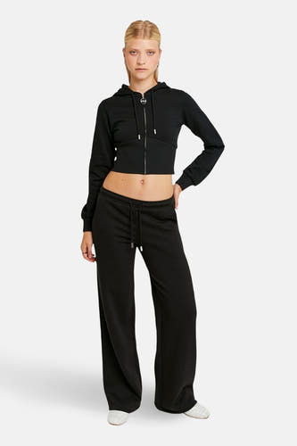 Short de jogging T T T T WEL,, wide wide and and a drawstring at the waist.