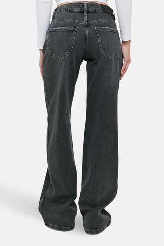 Jean droit gris TALLY WEIJL, vu de derrière, avec des poches arrière et un lavage foncé.