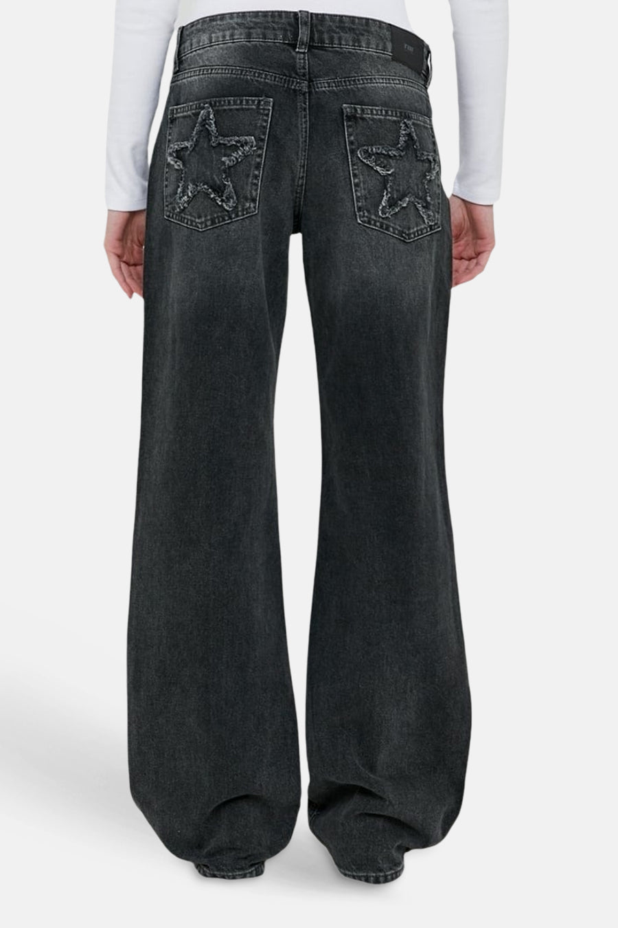 Mid-grijze denim straight jeans van TALLY WEIJL met rafelige sterren op de achterzakken en wijde pijpen, achterzicht.