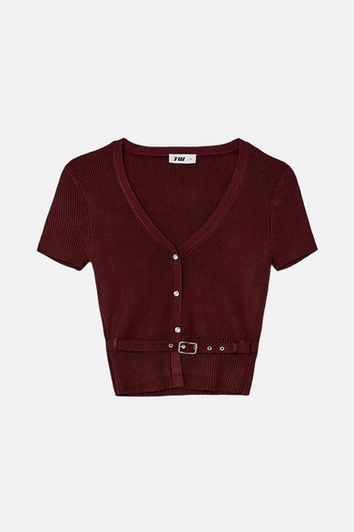 T-shirt Bordeaux à manches courtes de TALLY WEIJL, avec un col V, une fermeture à boutons et un détail de ceinture en bas.