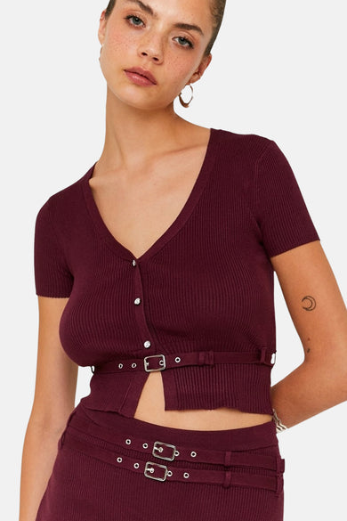 T-shirt Bordeaux à manches courtes de TALLY WEIJL, avec fermeture à boutons et détail de ceinture.