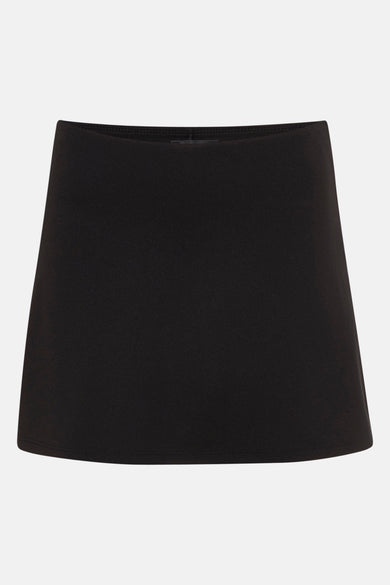 Zwarte korte rok van TALLY WEIJL, effen en eenvoudig van stijl, tegen een egale achtergrond.
