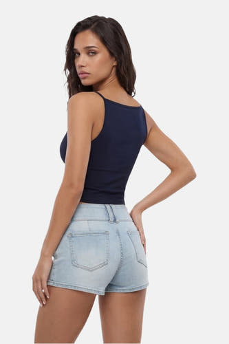 Donkerblauwe mouwloze top van TALLY WEIJL, strak model, rugzijde, met lichte jeansshorts