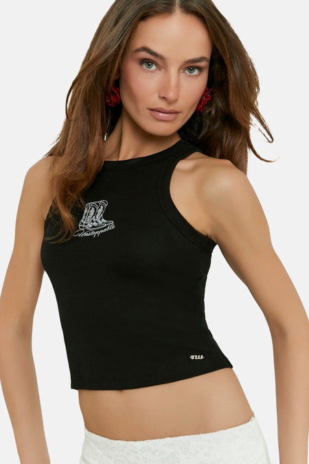Zwart ribbel tanktop van TALLY WEIJL met witte cowboylaarzen print en 'Unstoppable' tekst, vooraanzicht op model