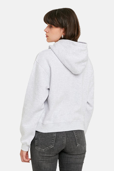 Grijze sweater met kap van TALLY WEIJL, gezien van achteren, gecombineerd met een donkere jeans.