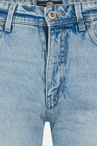 Lichtblauwe denim straight jeans van Petrol Industries, met ritssluiting en merkdetail op de knoop.
