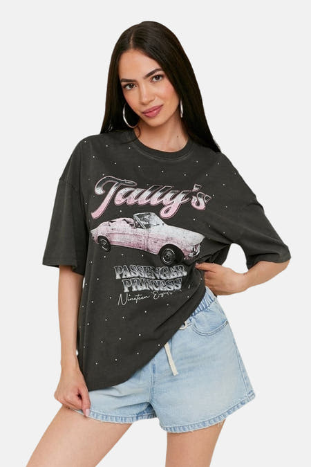 Grijs T-shirt met korte mouwen van TALLY WEIJL, met een retro auto print en witte stippen.
