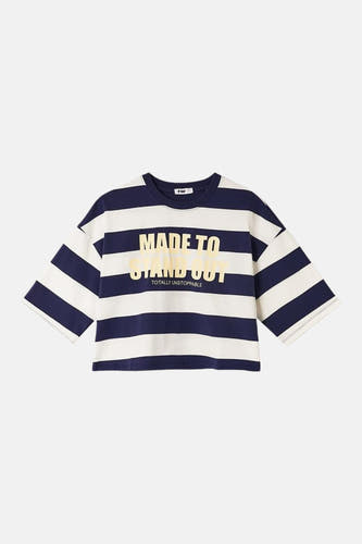 T-shirt rayé bleu et blanc de TALLY WEIJL avec le texte jaune "MADE TO STAND OUT" et "TOTALLY UNSTOPPABLE" sur le devant.