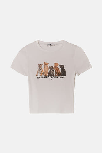 T-shirt blanc à manches courtes de TALLY WEIJL, avec un imprimé de jeunes chats et le texte "EYES OFF MY KITTIES!".