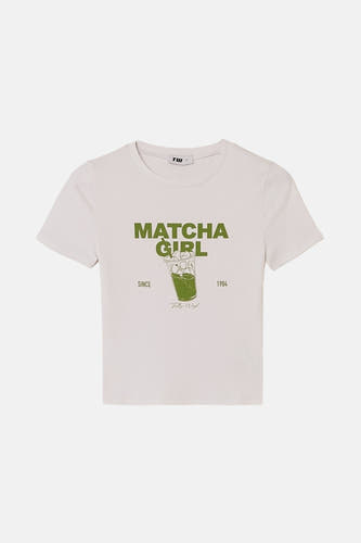 T-shirt blanc à manches courtes de Tally Weijl, avec une impression 'Matcha Girl' verte et une illustration d'un matcha latte.