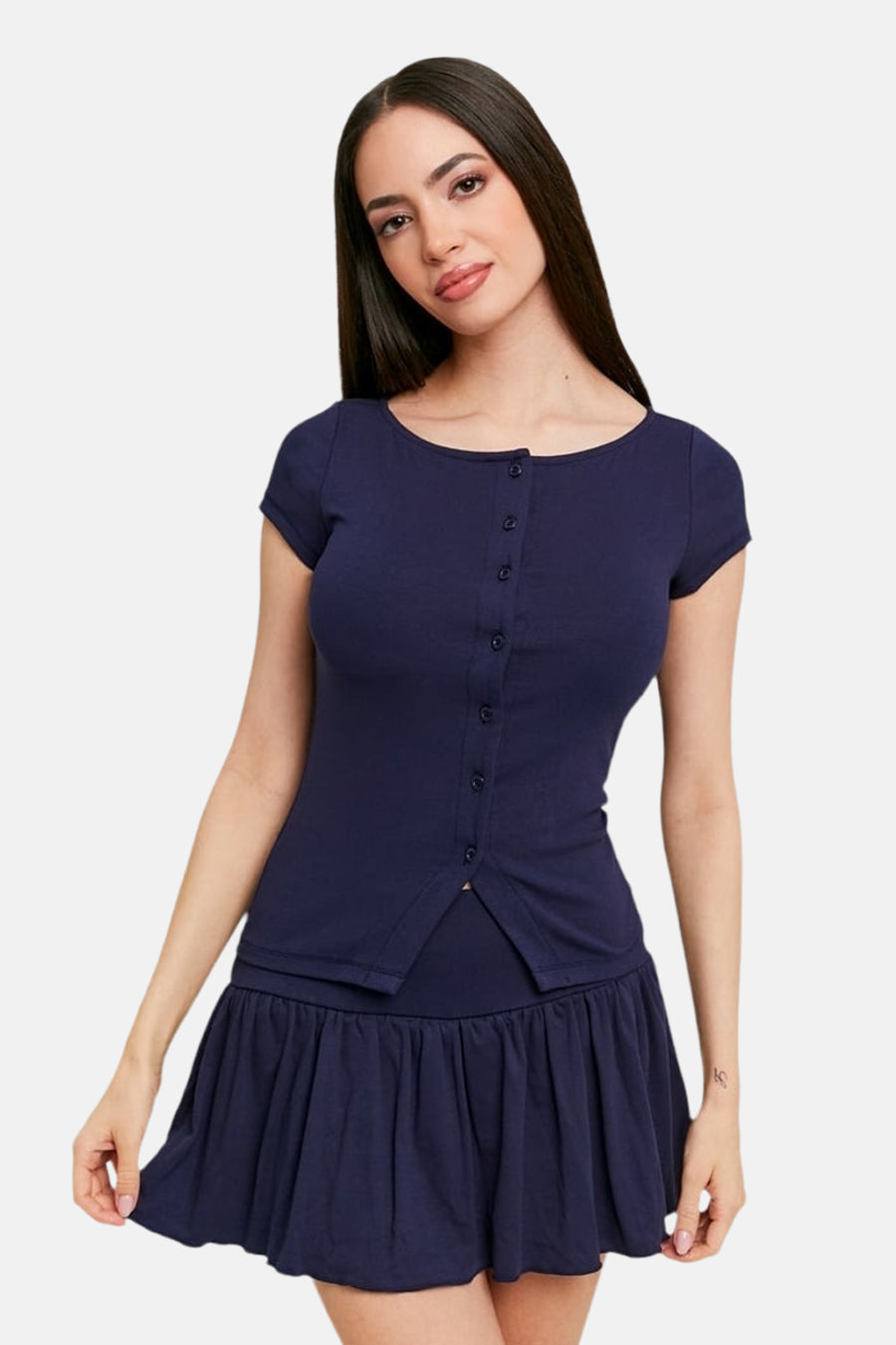 Getailleerd blauw T-shirt van TALLY WEIJL met korte mouwen, ronde hals en knoopsluiting.
