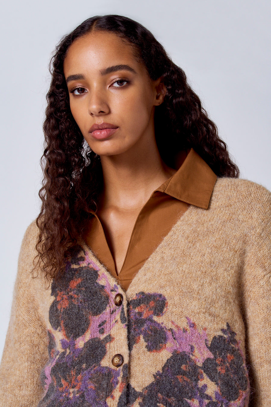 Pull met V-hals - bruin - SUNSET STUDIO