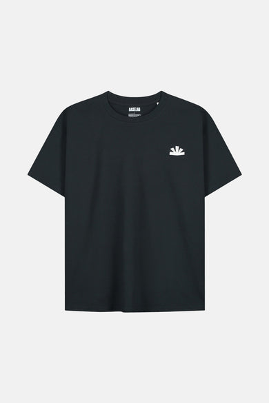 Zwart T-shirt met korte mouwen van BASELAB, met klein wit logo rechts op de borst.