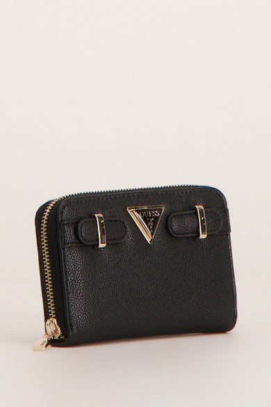 Portefeuille noir Guess avec texture, fermeture éclair dorée et logo triangulaire sur le devant