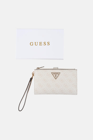 Portefeuille de sport beige pour femme de Guess, avec un imprimé logo intégral et une dragonne.
