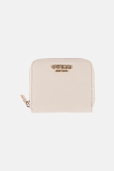 Beige dames portemonnee van Guess met een subtiele korreltextuur en goudkleurige merkdetails.
