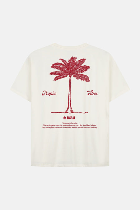 Ecru korte mouwen t-shirt van BASELAB met rode palmboomprint en 'Tropic Vibes' tekst op de rug, lifestyle shot