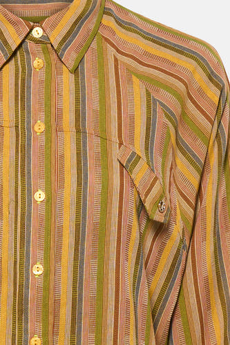 Veelkleurig overhemd van ADORE, met een gestreept patroon en een borstzak met knoopdetail.
