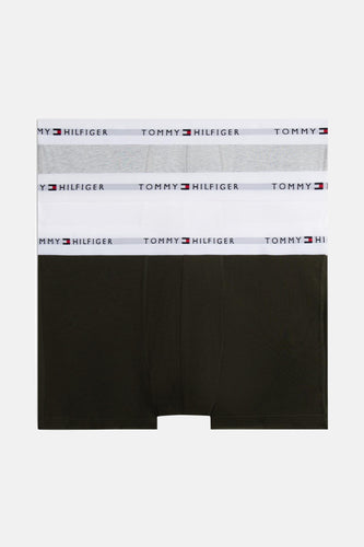 Meerkleurige boxershorts van TOMMY JEANS, in een set van grijs, wit en kaki, met logoband.
