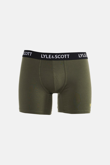 Donkergroene boxershort van LYLE & SCOTT met zwarte tailleband en wit 'LYLE & SCOTT' logo, plus een klein geel adelaarslogo op de rechterpijp.