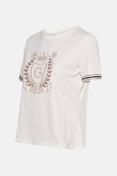 Ecru T-shirt met korte mouwen van Guess, met logo-embleem op de borst en gestreepte details op de mouwen.
