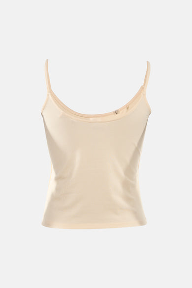 Débardeur beige Guess® à fines côtes et fines bretelles, sur fond blanc.