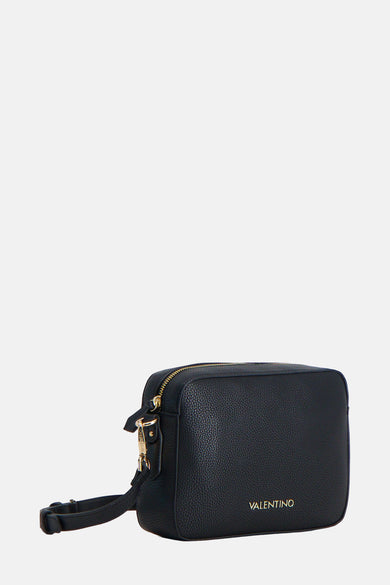 Zwarte schoudertas van VALENTINO BAGS met gouden ritssluiting en merknaam in goudkleurige letters.