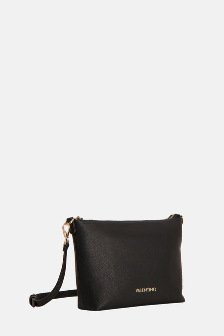 Zwarte schoudertas van VALENTINO BAGS, met een fijne korrelstructuur en een gouden logo.
