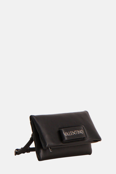 Zwarte schoudertas van VALENTINO BAGS, met zilverkleurige merknaam en verstelbare schouderband.
