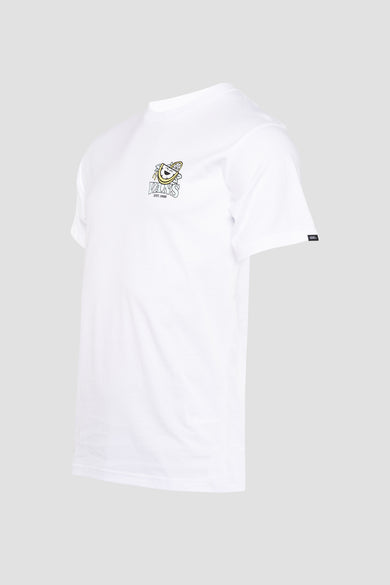 T-shirt blanc à manches courtes de VANS avec logo coloré sur la poitrine et petite étiquette sur la manche, vue de profil latéral