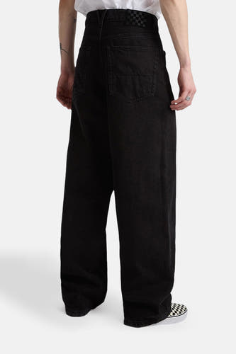 Zwarte wijde jeans van VANS “OFF THE WALL”, met een geblokt detail aan de achterkant en een nonchalante pasvorm.
