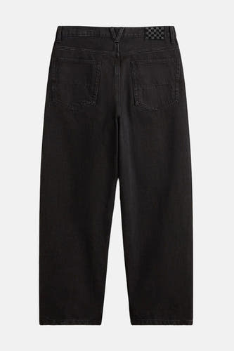 Zwarte, wijde jeans van VANS “OFF THE WALL” met een checkerboard logo aan de achterkant.