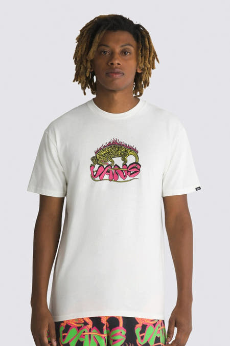 Ecru T-shirt met korte mouwen van VANS “OFF THE WALL” met een grafische print van een hagedis met vlammen en roze VANS-lettering.