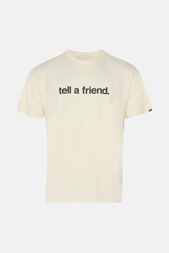 Geel T-shirt met korte mouwen van VANS “OFF THE WALL”, met de tekst "tell a friend" op de borst.
