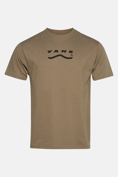 Kaki T-shirt met korte mouwen van Vans, met zwart logo op de borst.
