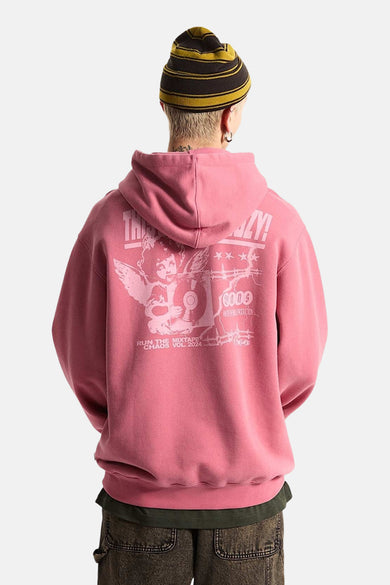 Gilet rose avec capuche VANS "OFF THE WALL", avec une impression blanche sur le dos et un bonnet noir.