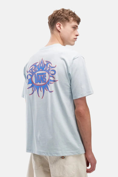 T-shirt bleu VANS "OFF THE WALL" avec un imprimé graphique abstrait et frappant au dos.