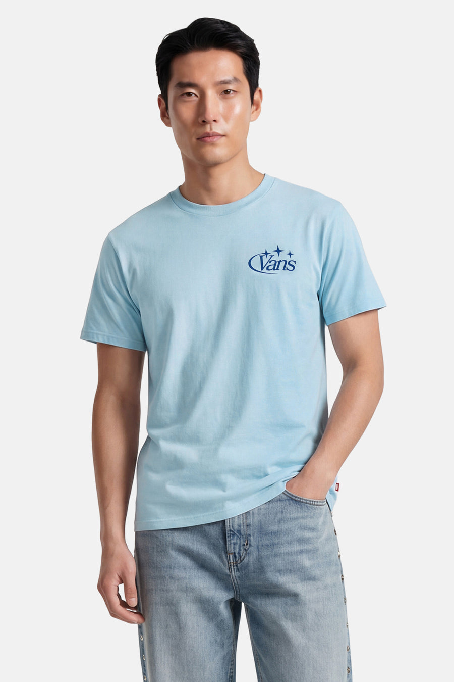 Lichtblauw T-shirt van Vans met een donkerblauw logo en sterren op de borst.