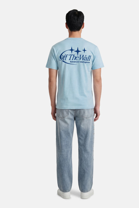 Blauw T-shirt van VANS “OFF THE WALL” met donkerblauwe "Off The Wall" print, drie sterren en "Advanced Intelligence" op de rug.